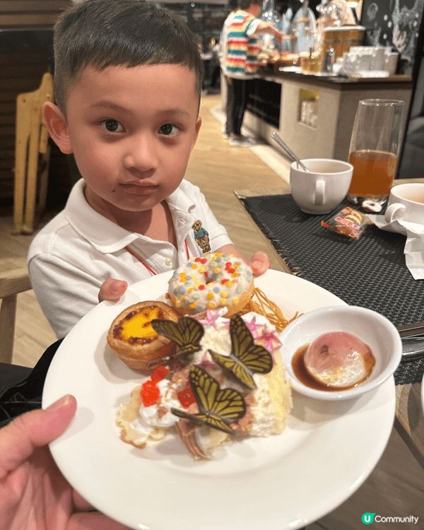 誠意分享海洋公園萬豪酒店-海灣餐廳的自助晚餐，鮮味彈牙的龍蝦...