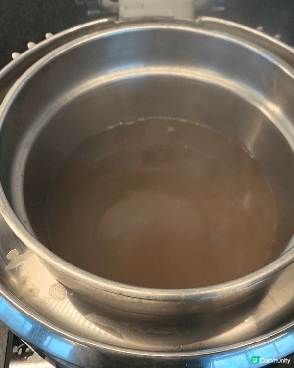 到尖沙咀青年會酒店再臨閣享用一頓豐富自助晚餐，各式各樣肉類、...