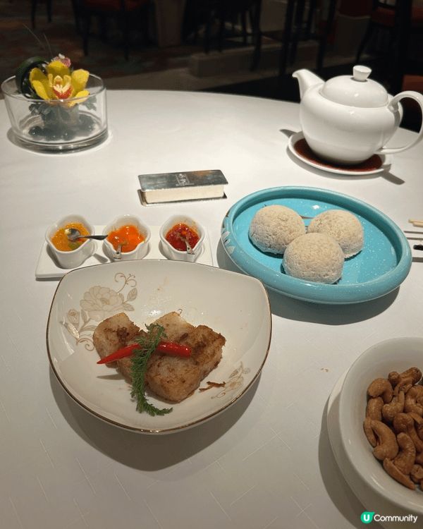 媽咪同我嚟到香宮慶祝生日！呢度嘅環境高貴典雅，服務員非常細心...