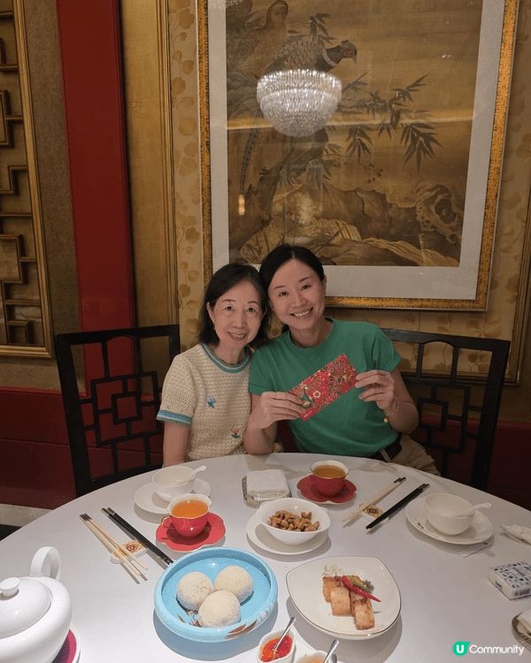 媽咪同我嚟到香宮慶祝生日！呢度嘅環境高貴典雅，服務員非常細心...