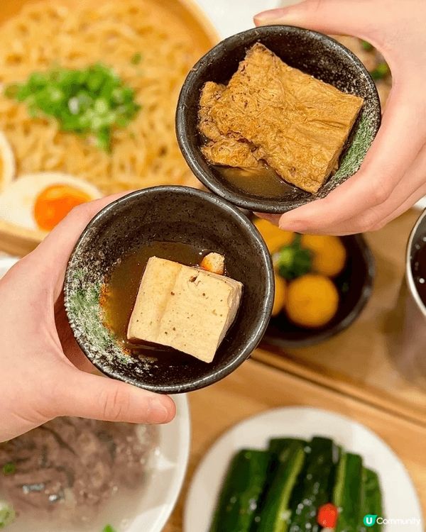 呢間係位於鰂魚涌的大師兄銷魂麵 面好彈牙 算係係香港比較好食...