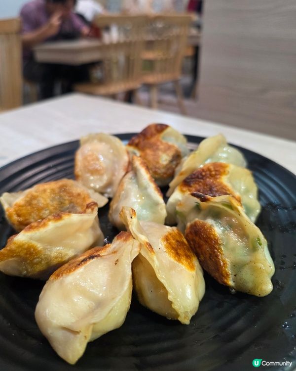 必食爆汁餃子