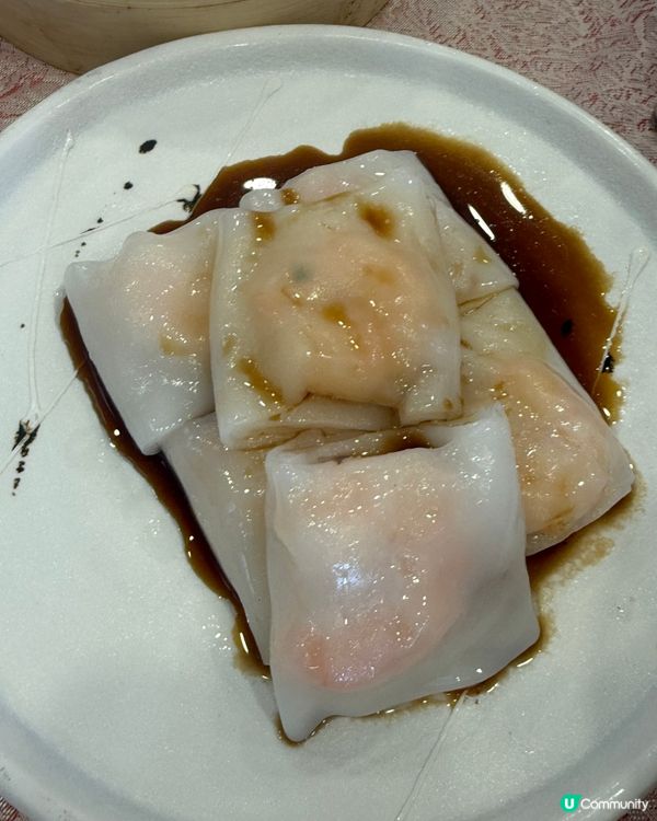 一家人去飲茶，食點心，傾吓偈，