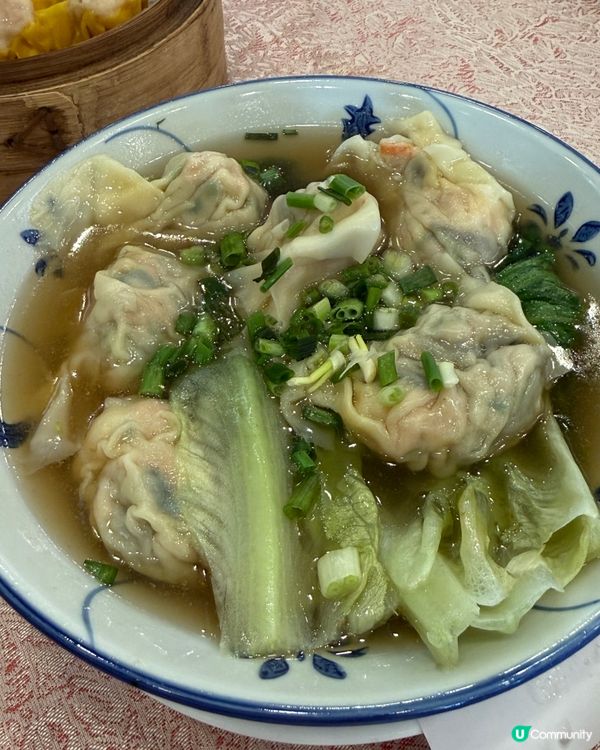 一家人去飲茶，食點心，傾吓偈，