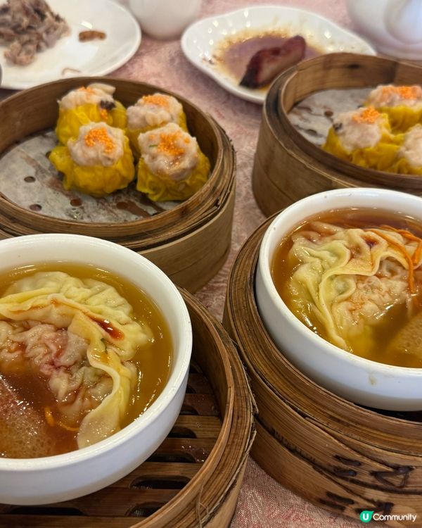 一家人去飲茶，食點心，傾吓偈，
