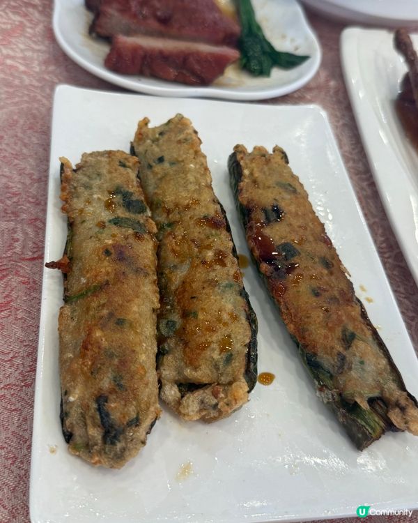一家人去飲茶，食點心，傾吓偈，