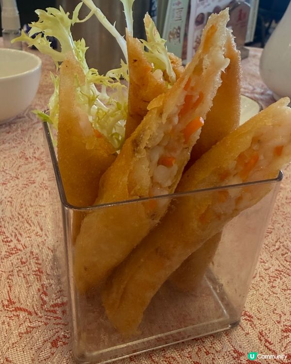 一家人去飲茶，食點心，傾吓偈，