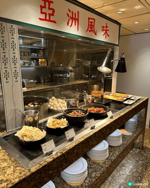 今次在咖啡廳吃午餐自助餐，主題【環球名蟹盛薈自助餐】，感覺很...
