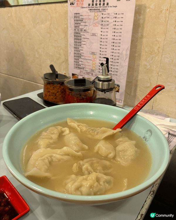 作為在太子的餃子名物，這裡的餃子可說是世一，湯餃有濃濃的椰子...