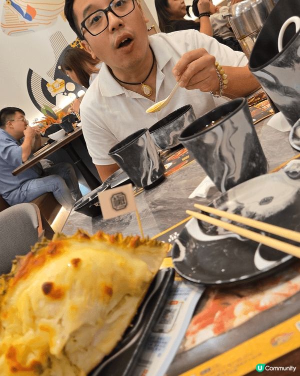 最近新開的荃灣廣場6樓極●大瀛喜，主打即叫即開榴槤、亞拉斯加...