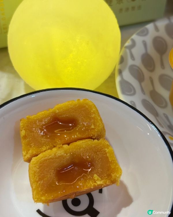 流心奶黃+雙黃白蓮蓉雙聚嚐月,神級禮盒送禮自用都有品質🥮