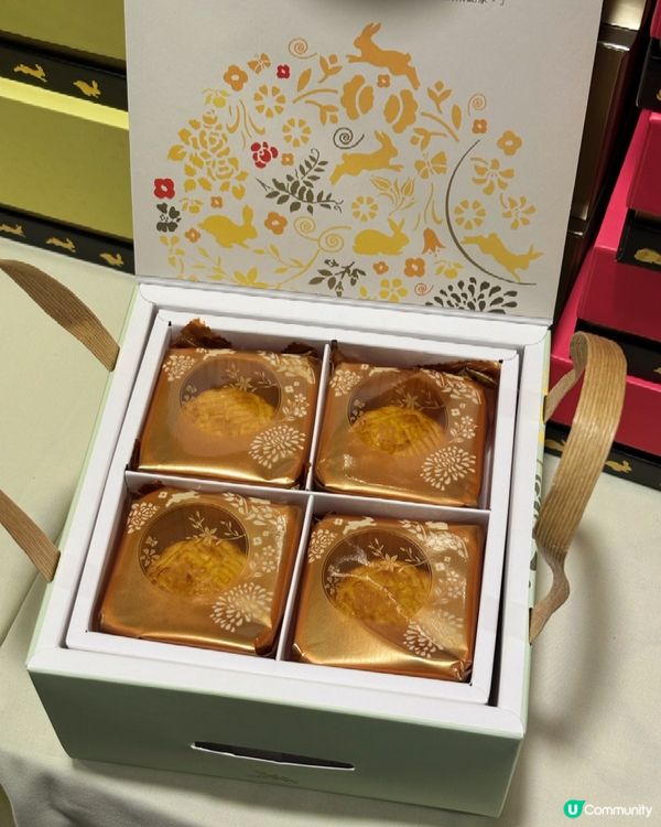 流心奶黃+雙黃白蓮蓉雙聚嚐月,神級禮盒送禮自用都有品質🥮