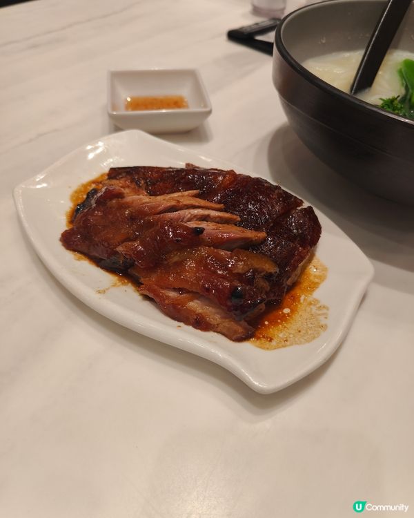 今次試咗燒鵝叉燒瀨粉，湯底一般，燒鵝同叉燒都算入味，但瀨粉略...