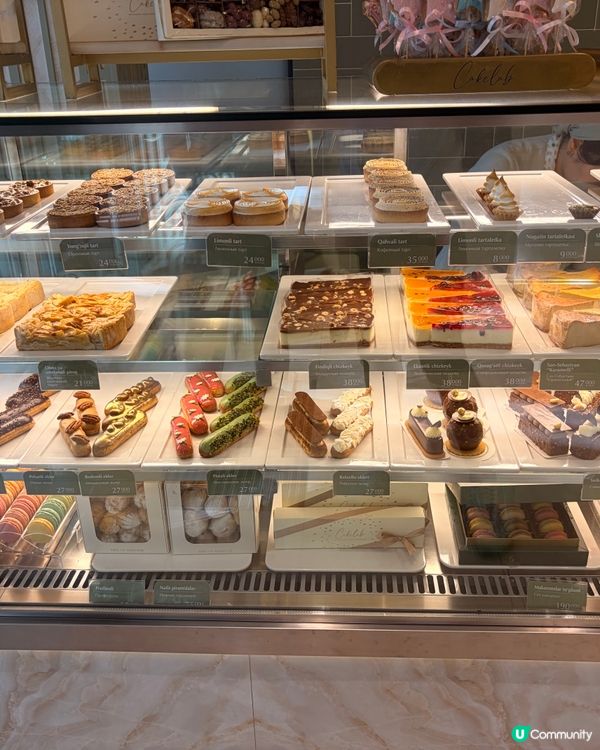 烏茲別克 Decent 甜品店🤪 衫初嚐開心果拿破崙🍰