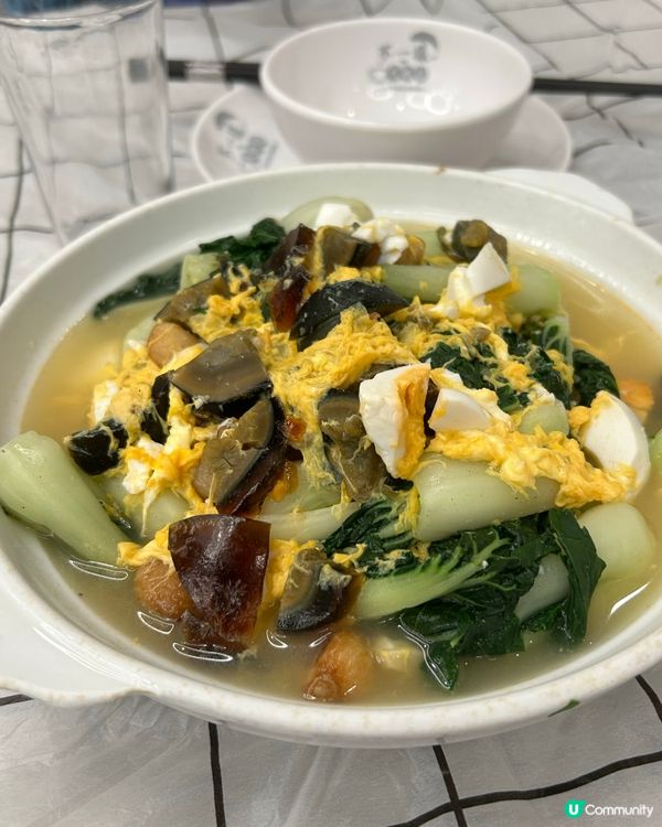 昨日去鴨脷洲行下海旁, 鴨脷洲大街大街的街市上熟食市場原來已...