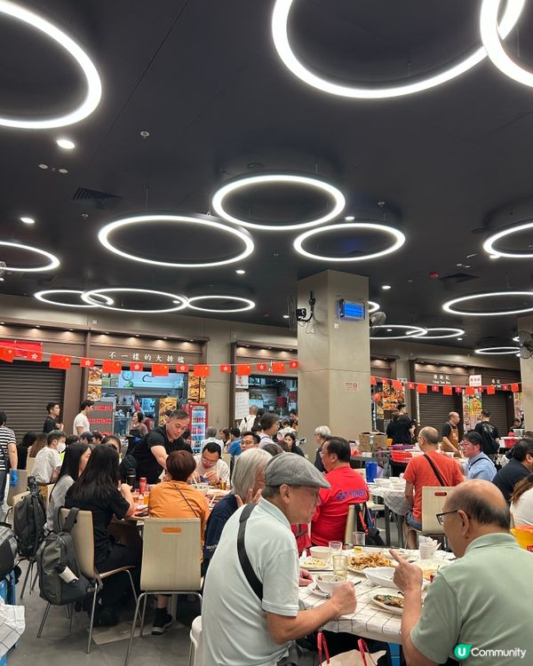 昨日去鴨脷洲行下海旁, 鴨脷洲大街大街的街市上熟食市場原來已...