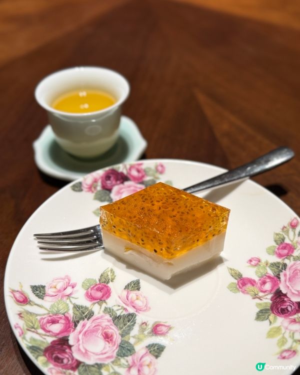 玫瑰油醋汁膏蟹蒸手打肉餅,呢道絕對係今晚主角!大大隻膏蟹拆件...