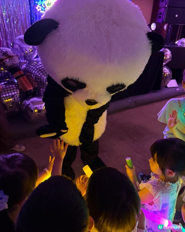 帶小朋友去蹦迪！超正！💃🐼