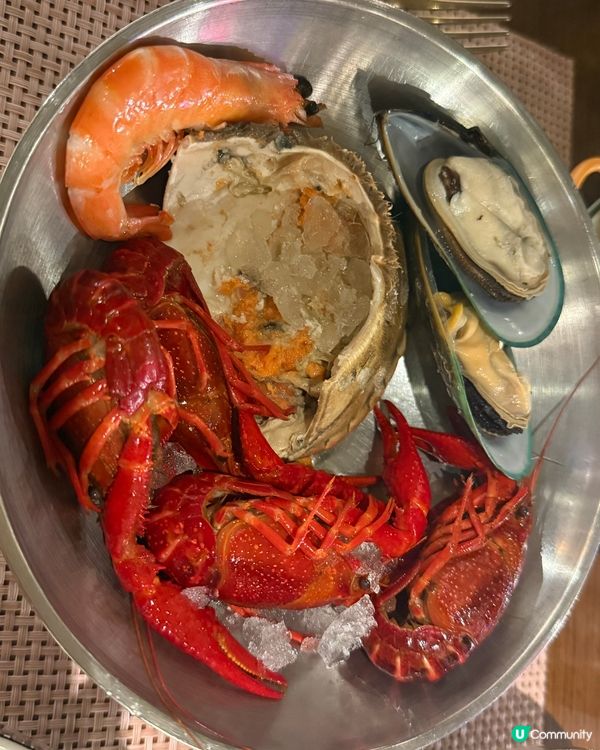 佐敦逸東酒店自助餐，做緊買一送一，非常抵食，最重要係有生蠔食，