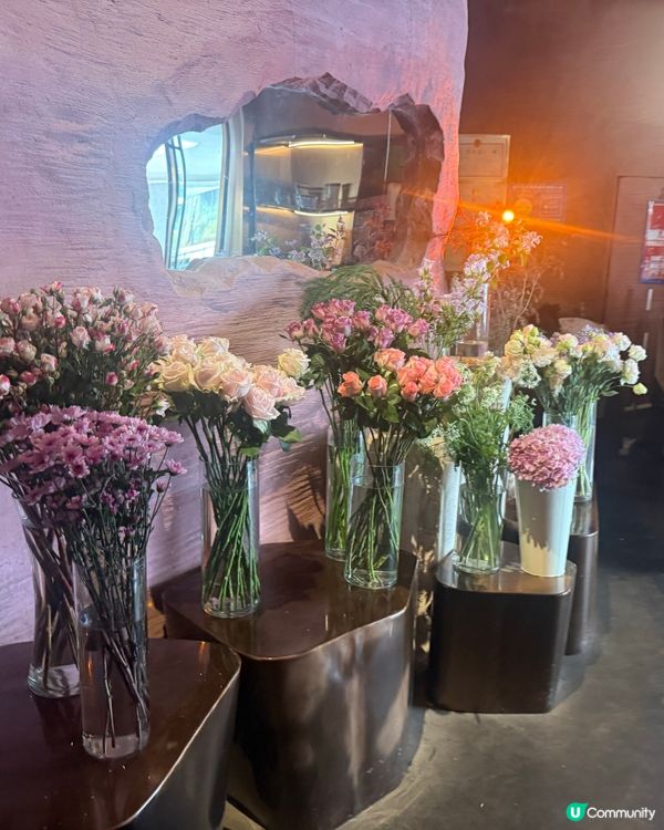 【深圳美食】超浪漫夢幻粉紅花瓣秘境與岩洞餐廳！