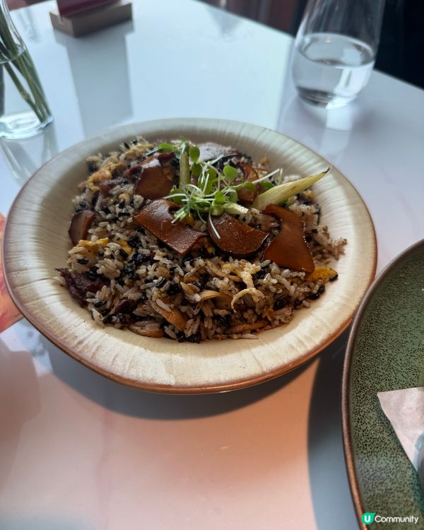 【深圳美食】超浪漫夢幻粉紅花瓣秘境與岩洞餐廳！