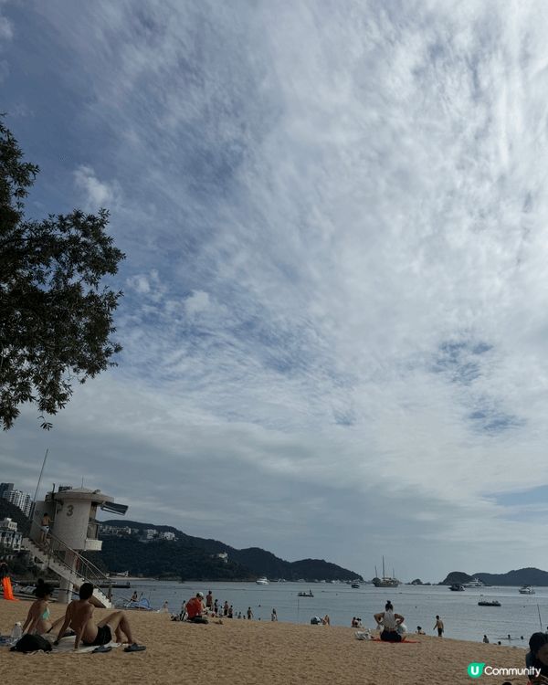 第一次去位於港島的淺水灣沙灘，發現沙質同水質都幾好，當日人潮...