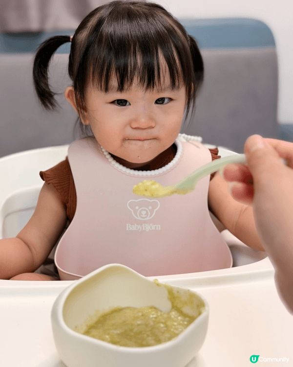 妹妹係個小吃貨😝單靠飲奶奶已經唔能夠滿足佢😆依家妹妹一日要食...