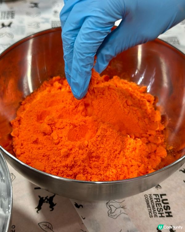 LUSH 汽泡彈手製工作坊