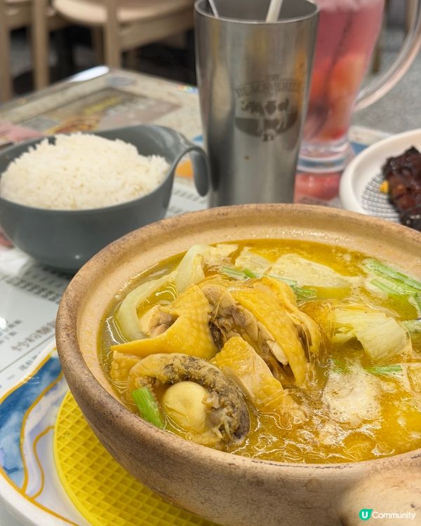 正在iSquare逛街後到晚飯時間了,正正對面馬路有間冰室,...