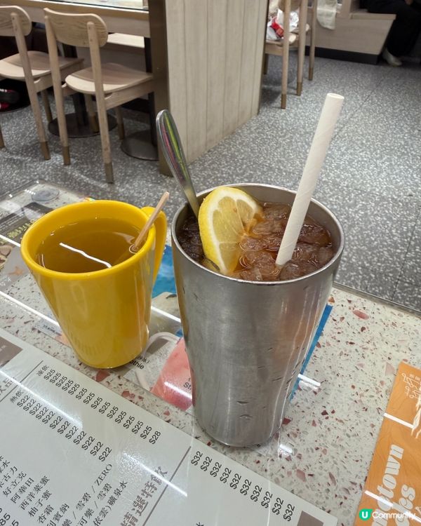 正在iSquare逛街後到晚飯時間了,正正對面馬路有間冰室,...