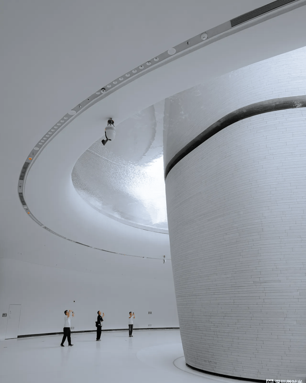 深圳灣文化廣場正式開放🤩一開幕即成後海年度新地標　睇展打卡必去