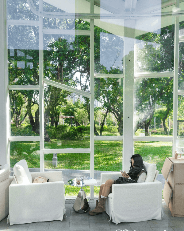 深圳南山打卡必去「白色玻璃屋Cafe」☕️四周綠意盎然勁似歐洲🌿