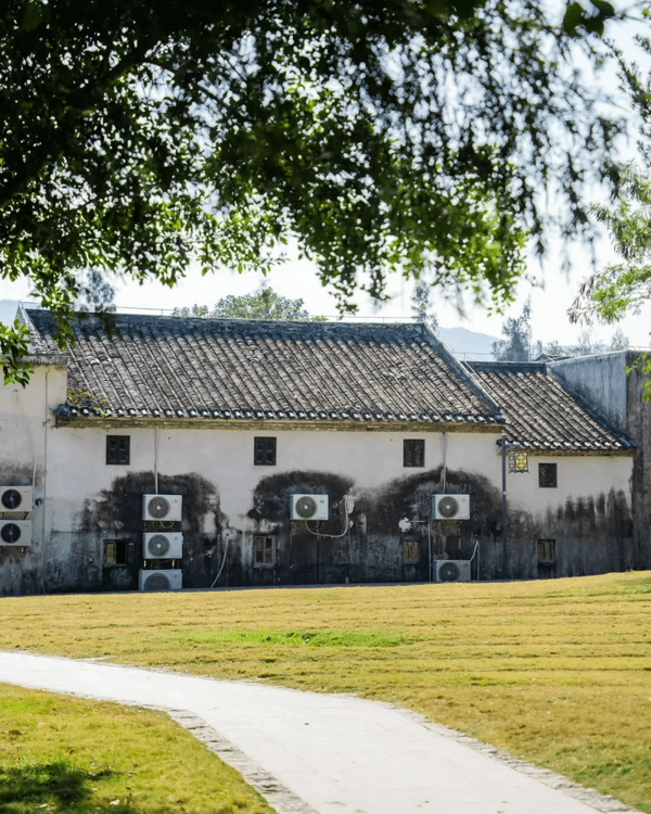 深圳必去玻璃水海灘秘境🌊人少景靚似足大理🏞️順道打卡百年古村🚶🏻‍♀️