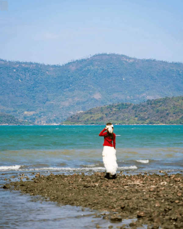 深圳必去玻璃水海灘秘境🌊人少景靚似足大理🏞️順道打卡百年古村🚶🏻‍♀️