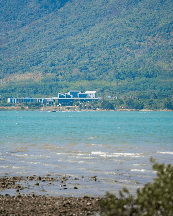 深圳必去玻璃水海灘秘境🌊人少景靚似足大理🏞️順道打卡百年古村🚶🏻‍♀️