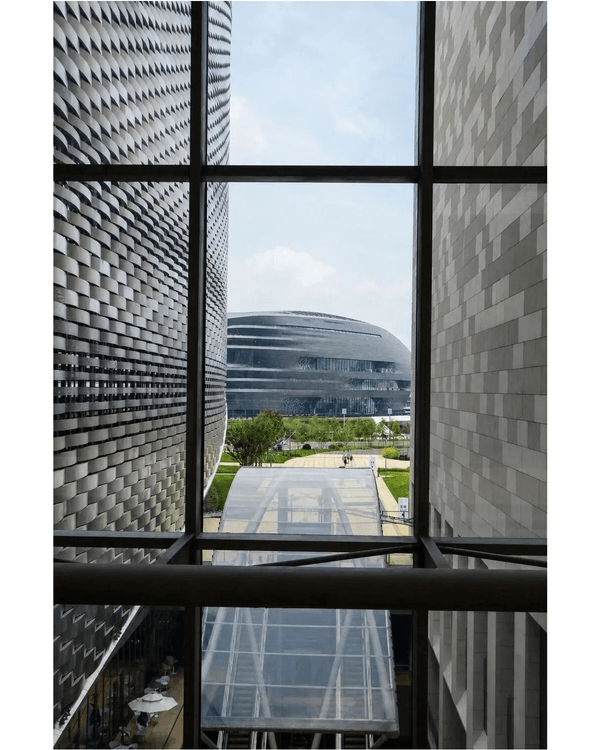 深圳光明新巨型美術館開幕🎨睇圓明園4尊真品獸首🐴打卡絕美月亮門光影！