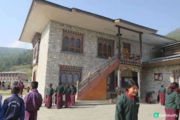 不丹之旅 VII – 帕羅策秋慶典之旅 – 參觀帕羅學校 Part 1 - 校園 & 早會 – 2017 Apr