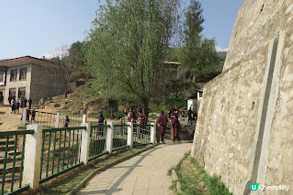 不丹之旅 VII – 帕羅策秋慶典之旅 – 參觀帕羅學校 Part 1 - 校園 & 早會 – 2017 Apr