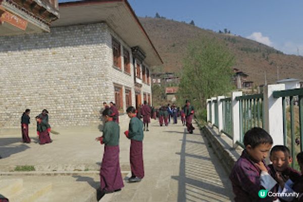 不丹之旅 VII – 帕羅策秋慶典之旅 – 參觀帕羅學校 Part 1 - 校園 & 早會 – 2017 Apr
