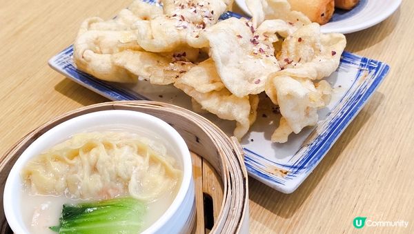 黃金海岸半價美食,蝦餃和腸粉的蝦非常爽脆,新鮮油條配鮮滾粥是...