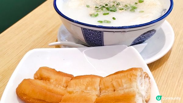 黃金海岸半價美食,蝦餃和腸粉的蝦非常爽脆,新鮮油條配鮮滾粥是...