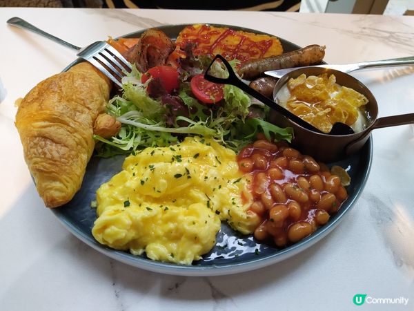去到弦海，本來想食犇道，但原來佢係D類食肆，而我係一個仲未打...