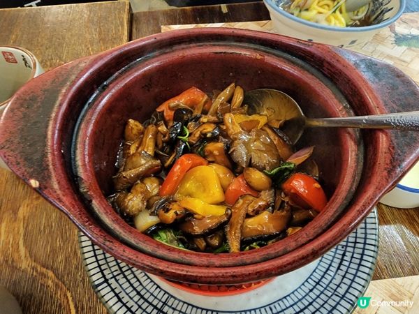 擔仔麵、擔仔米、三杯什菌煲、胡椒肉、鹵水豬大腸