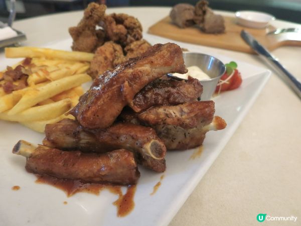 哥日嚟東涌shopping先知呢度有間咁靚景嘅outback...