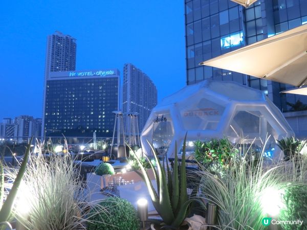 哥日嚟東涌shopping先知呢度有間咁靚景嘅outback...