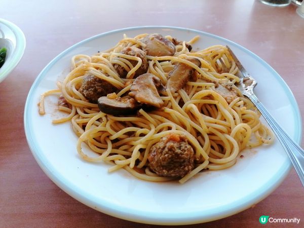 意式菠菜伴煙肉，肉丸野菌肉醬意粉