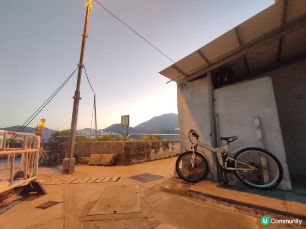 晚霞與黃昏交織下的打卡熱點_鯉魚門舊石礦場