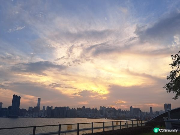 啟德郵輪碼頭公園有絕美嘅風景，適合家庭，情侶，姊妹去打卡。除...