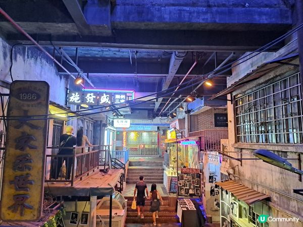 深圳文和友朝聖，除了有美食門店之外，有多埸景比遊人打卡，真係...