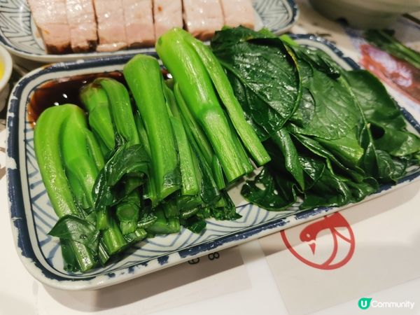 一個尖沙咀隨便逛逛，就見到三間《棋子燒鵝》，一於入去試下咩料...